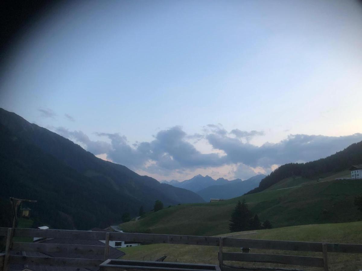 Peerfect Ferienwohnungen Navis Exteriör bild